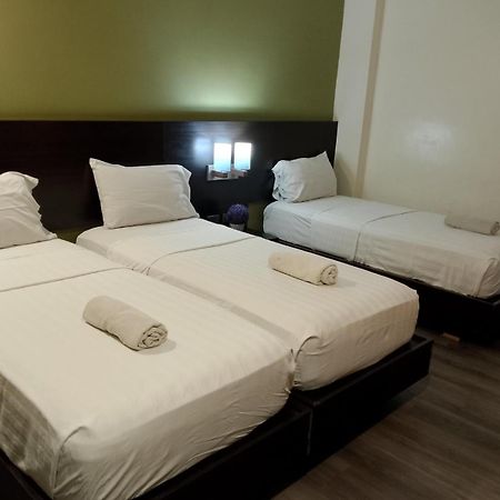 Makati Boutique Hotel Near Naia Airport Terminal 3 Edsa Pasay Cbd Makati City Exteriör bild
