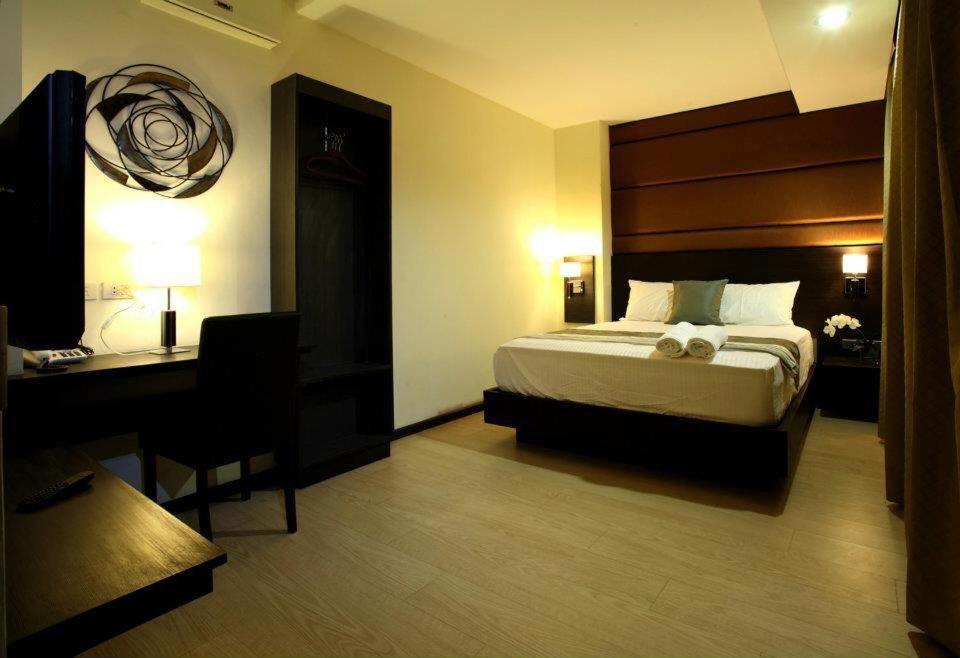 Makati Boutique Hotel Near Naia Airport Terminal 3 Edsa Pasay Cbd Makati City Exteriör bild