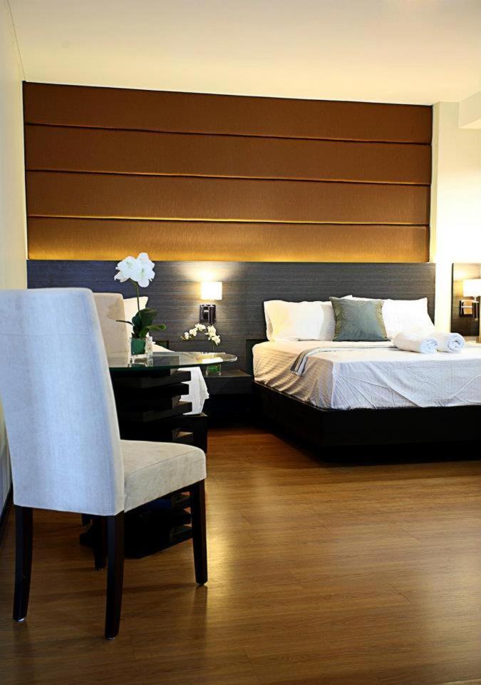 Makati Boutique Hotel Near Naia Airport Terminal 3 Edsa Pasay Cbd Makati City Exteriör bild