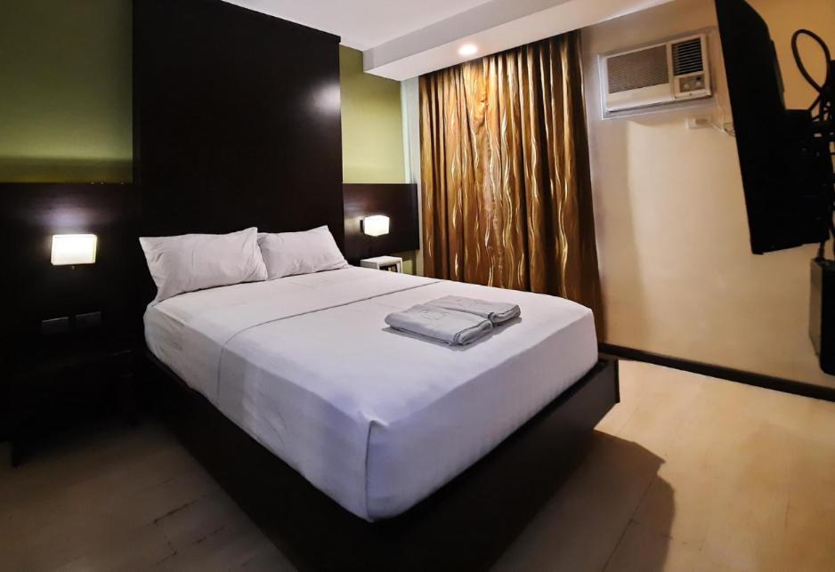 Makati Boutique Hotel Near Naia Airport Terminal 3 Edsa Pasay Cbd Makati City Exteriör bild